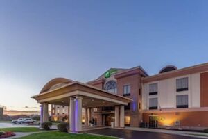 Picture of Holiday Inn Express Hotel & Suites Bowling Green by IHG