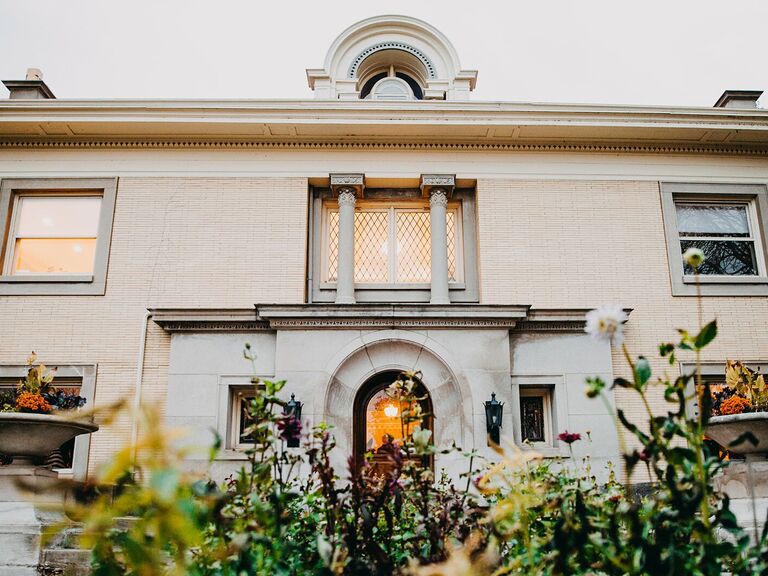 Outdoor wedding venue in Chicago, Illinois.