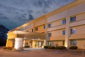 Picture of La Quinta Inn & Suites by Wyndham Jackson