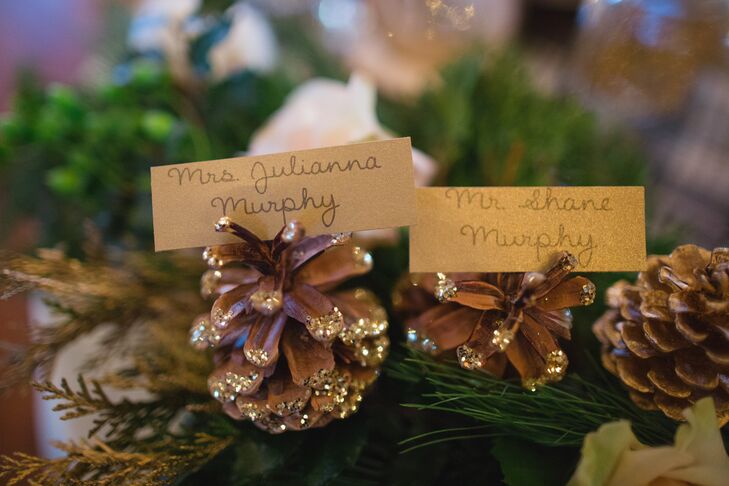 Pinecone Place Card Holder