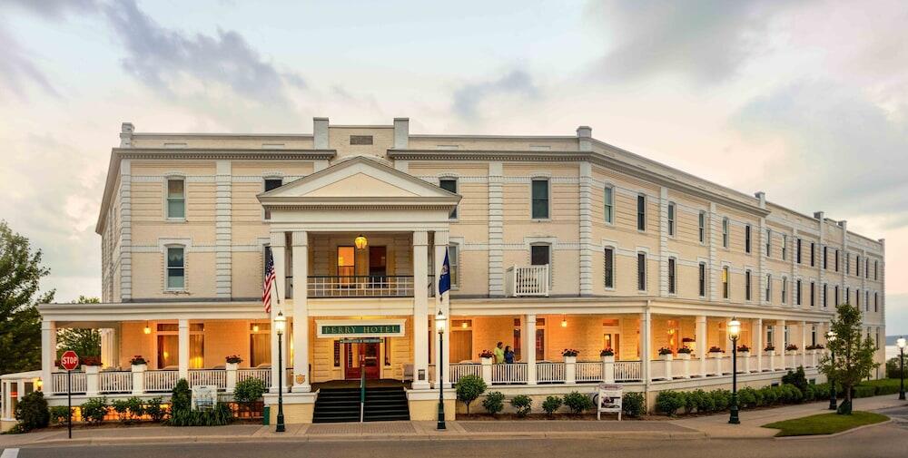 Picture of Perry Hotel