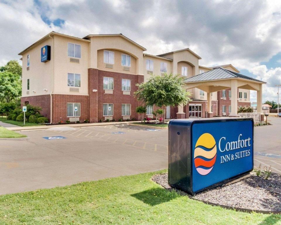 Picture of Comfort Inn & Suites and Suites