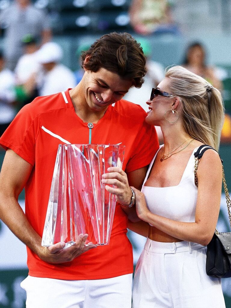 Morgan and Taylor pictured after Morgan wins the 2022 Indian Wells Masters. 