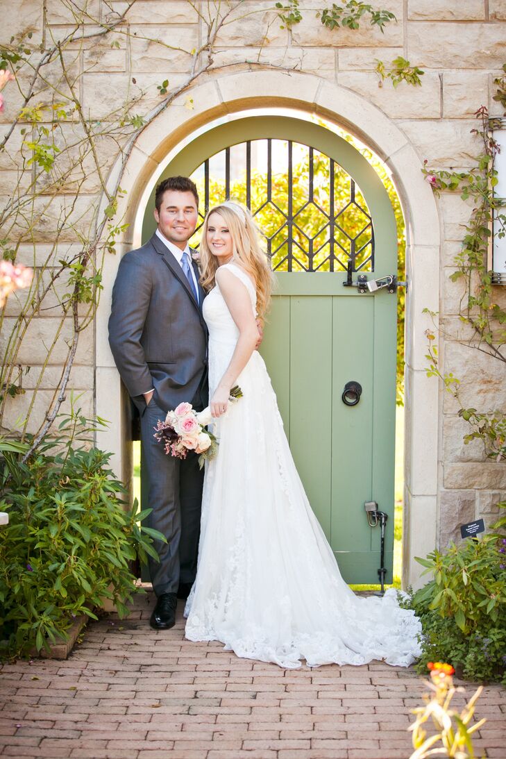Kristen's ivory A-line gown had a lace overlay, complementing the vintage feel she wanted for her wedding.