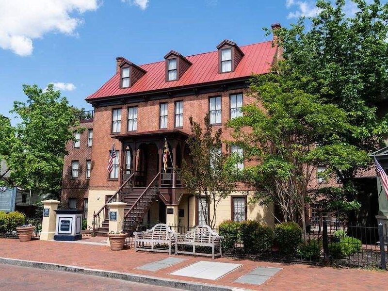 Picture of Gov. Calvert House, Maryland Inn