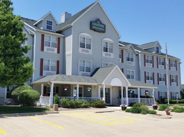 Picture of Country Inn & Suites by Radisson, Bloomington-Normal Airport, IL