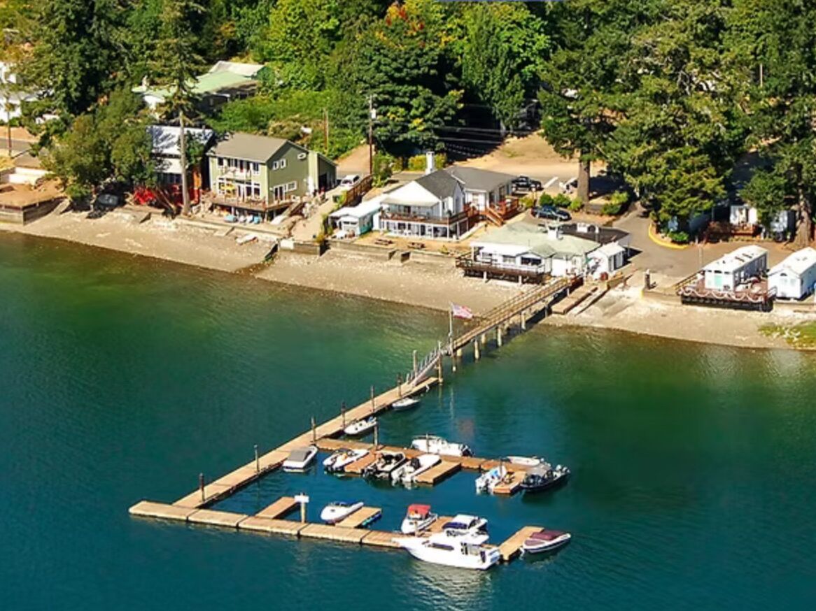 Picture of Summertide Resort and Marina