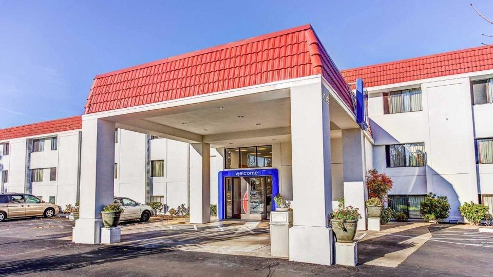 Picture of Motel 6 Portland, OR - Tigard West