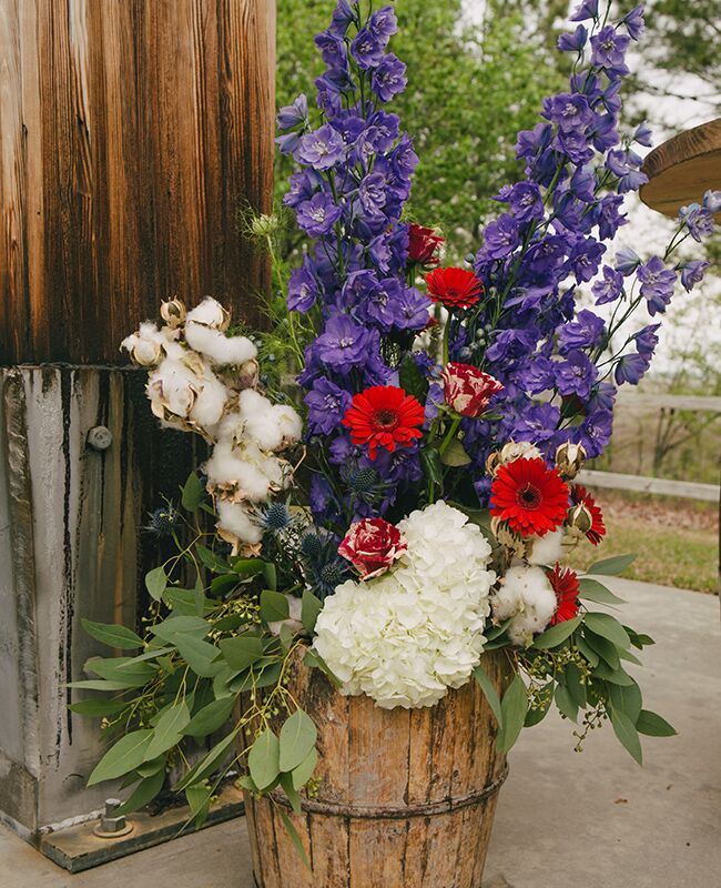bright eucalyptus ceremony flowers |<img class=