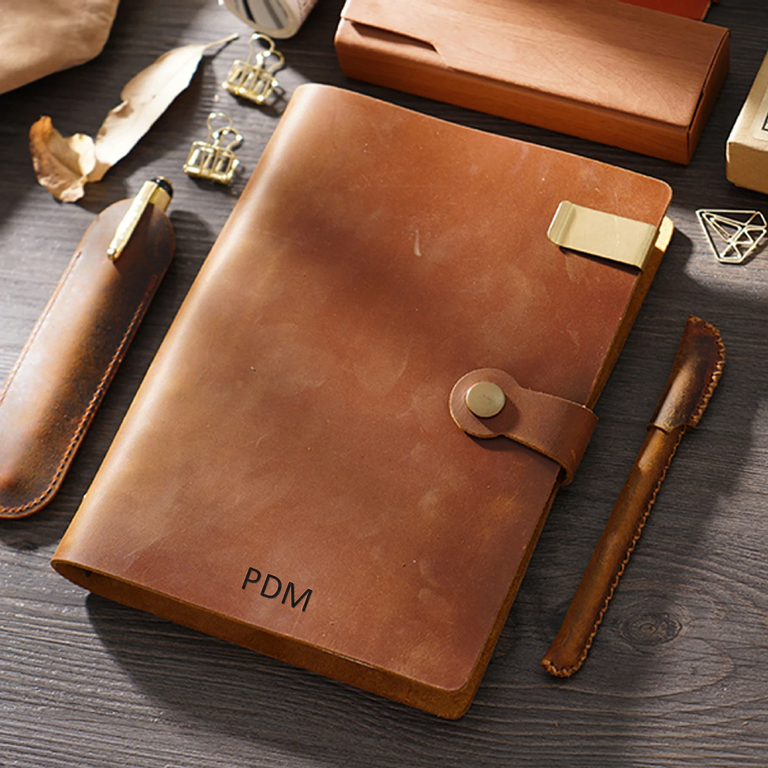 A leather journal from JJleatherhouse for the best wedding vendor gifts