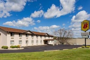 Picture of Super 8 by Wyndham Decorah