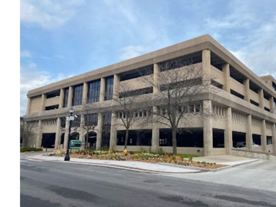 Picture of Closest Parking Garage to Paper Mill