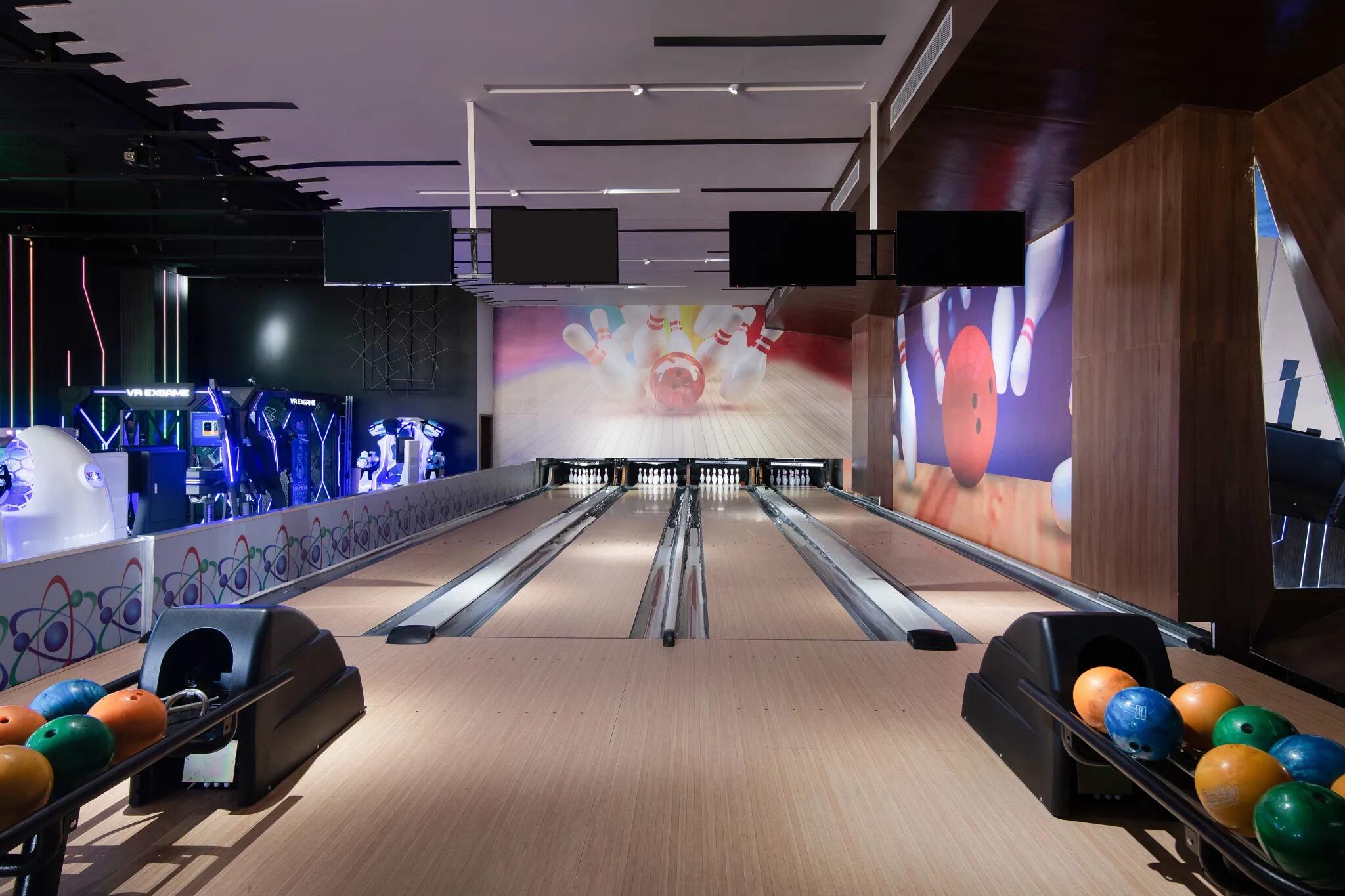 Picture of Cosmic Lanes Bowling Alley