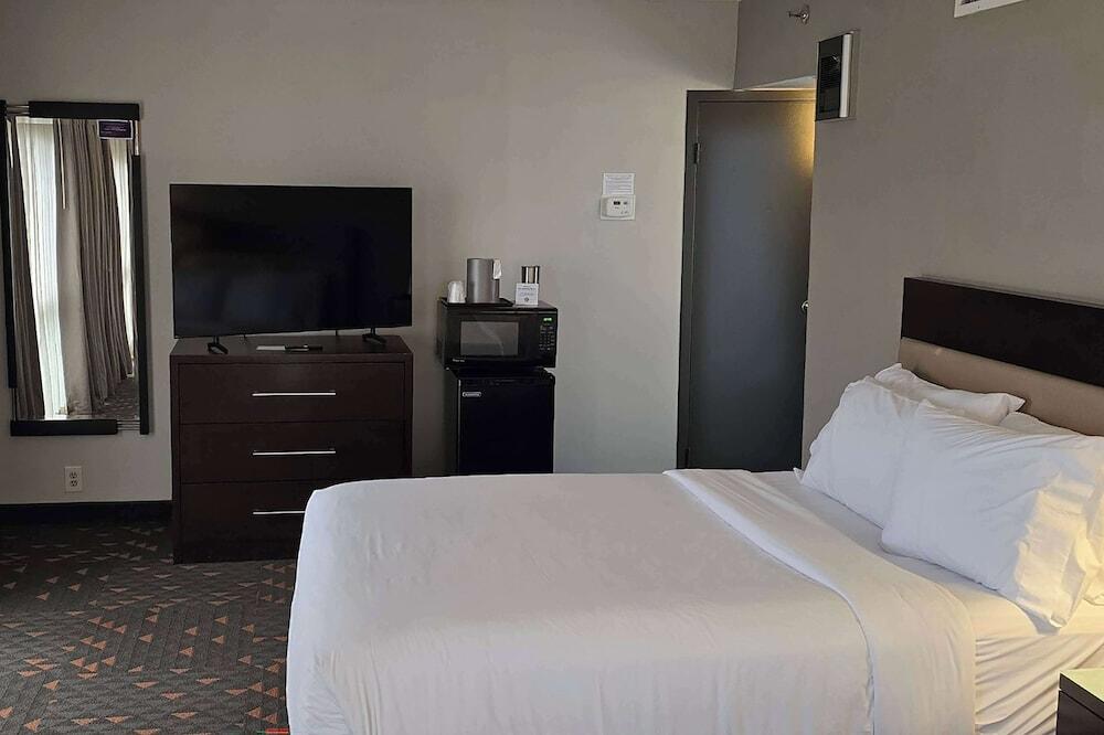 Picture of Wyndham Rochester Downtown