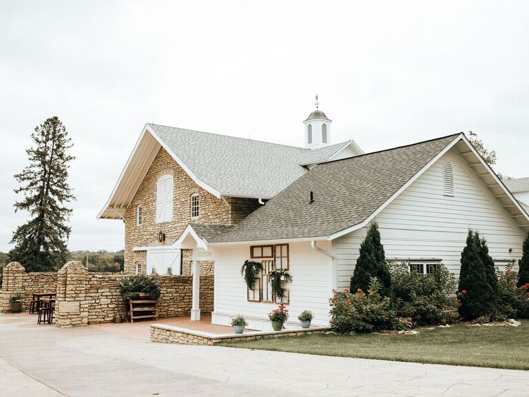 Barn wedding venue in Rochester, Minnesota.