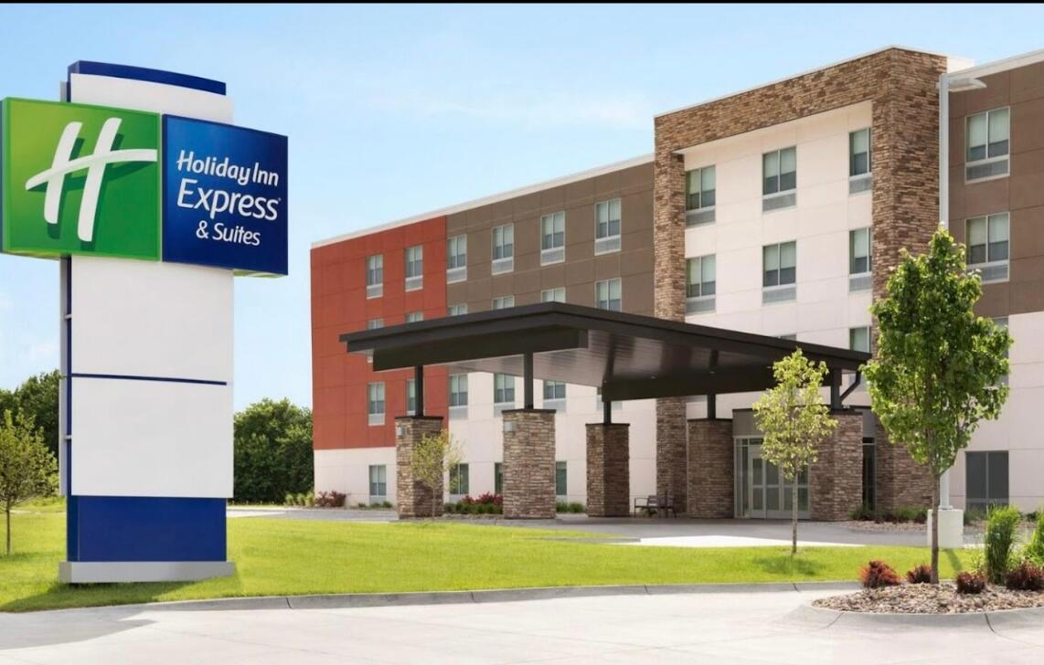 Picture of Holiday Inn Express and Suites