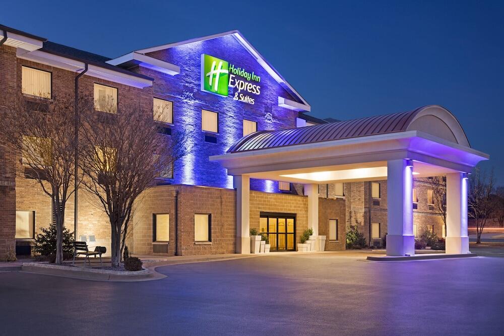 Picture of Holiday Inn Express Hotel & Suites Edmond by IHG