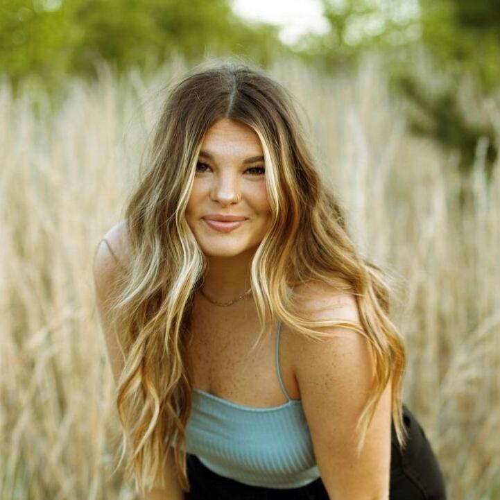 Emilee Markham 