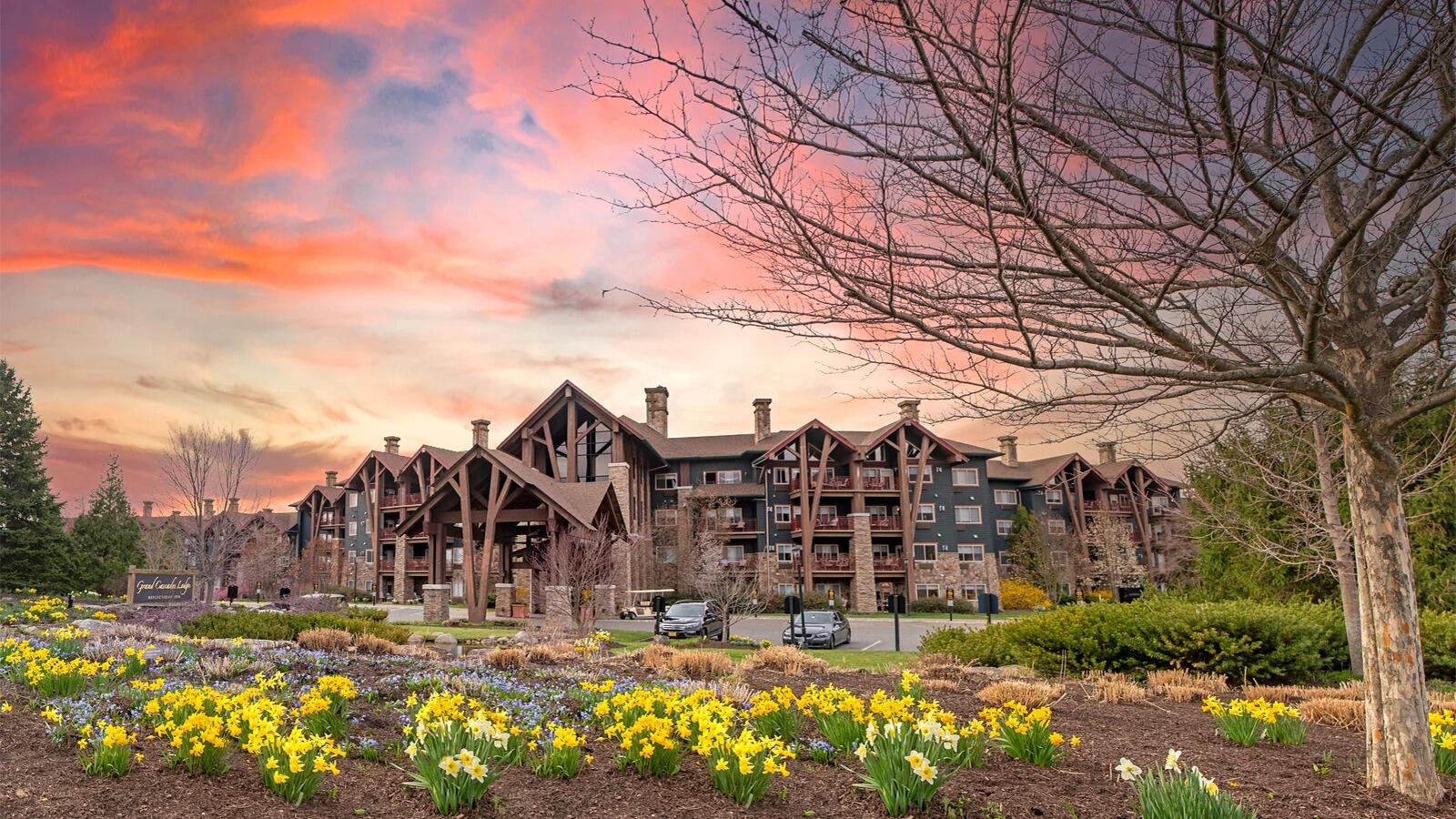 Picture of Grand Cascades Lodge