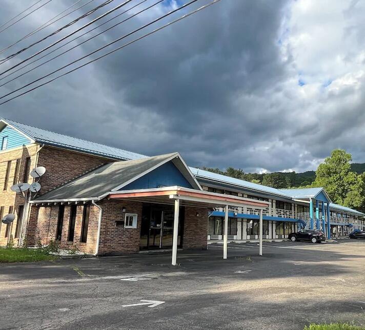 Picture of Mountain Empire Motel