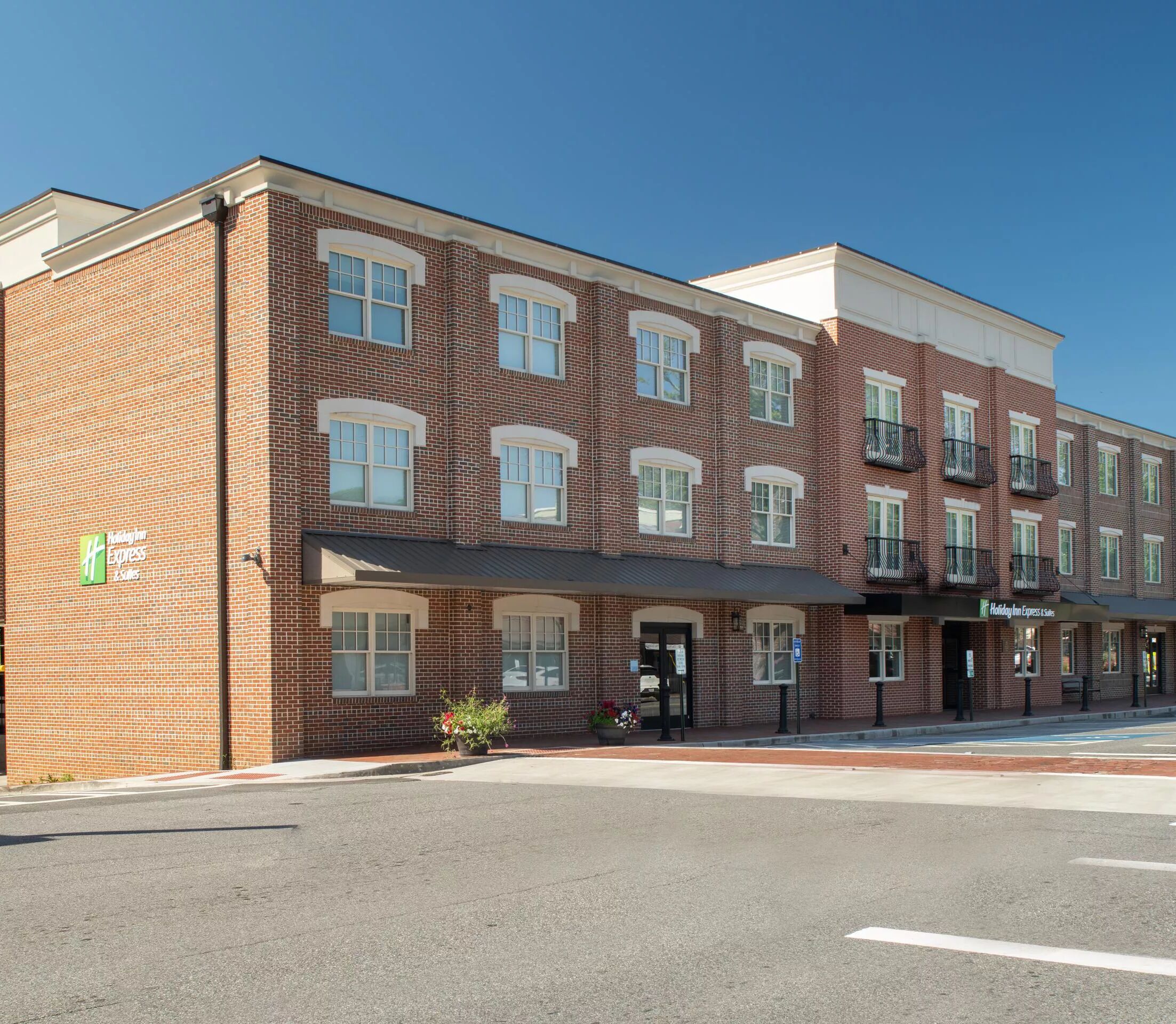 Picture of Holiday Inn Express & Suites Dahlonega - University Area, an IHG Hotel