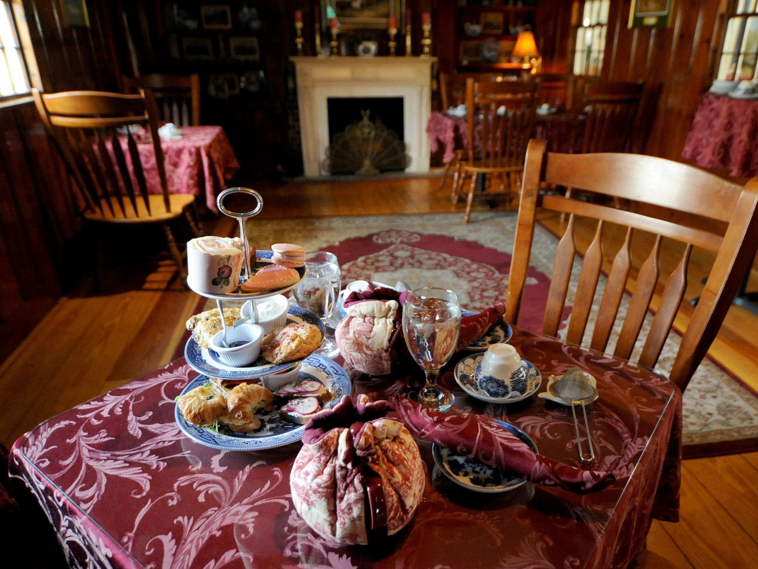 Picture of Tea Time at the Dunbar House
