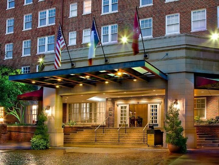 Picture of Warwick Melrose - Dallas