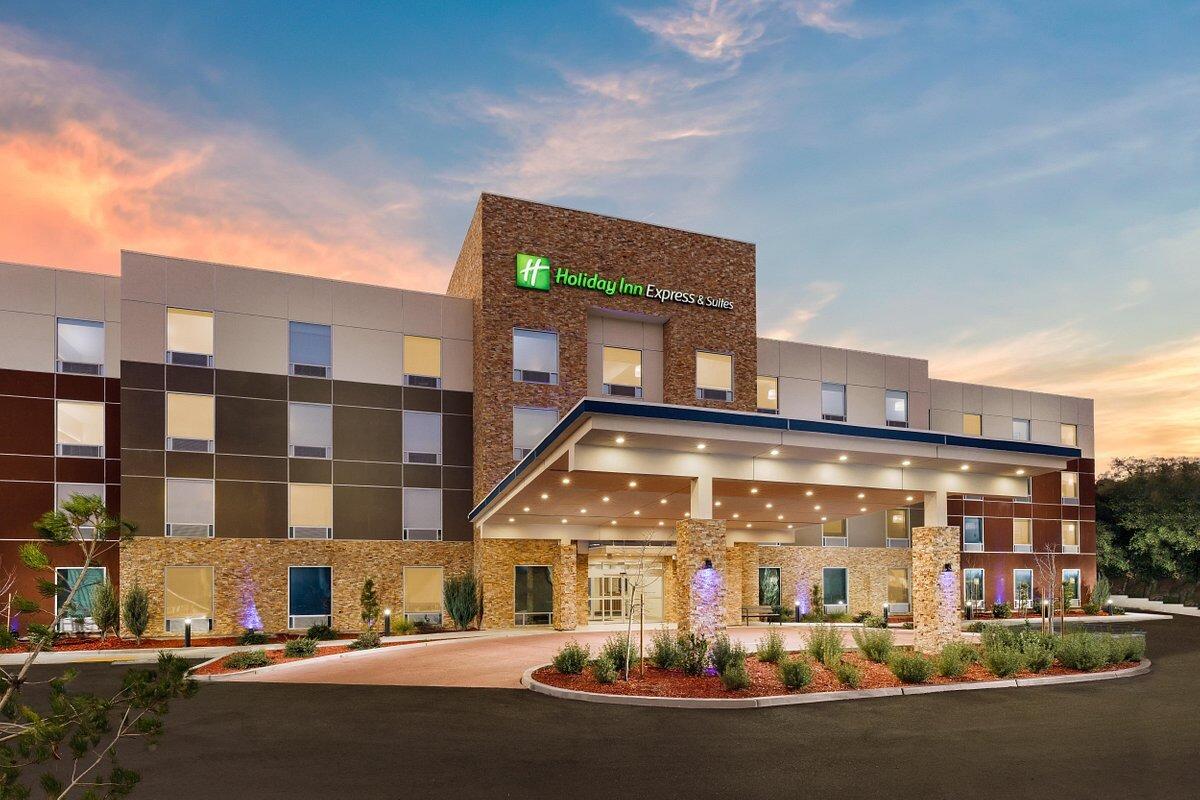 Picture of Holiday Inn Express & Suites Oakhurst-Yosemite Park Area, an IHG Hotel