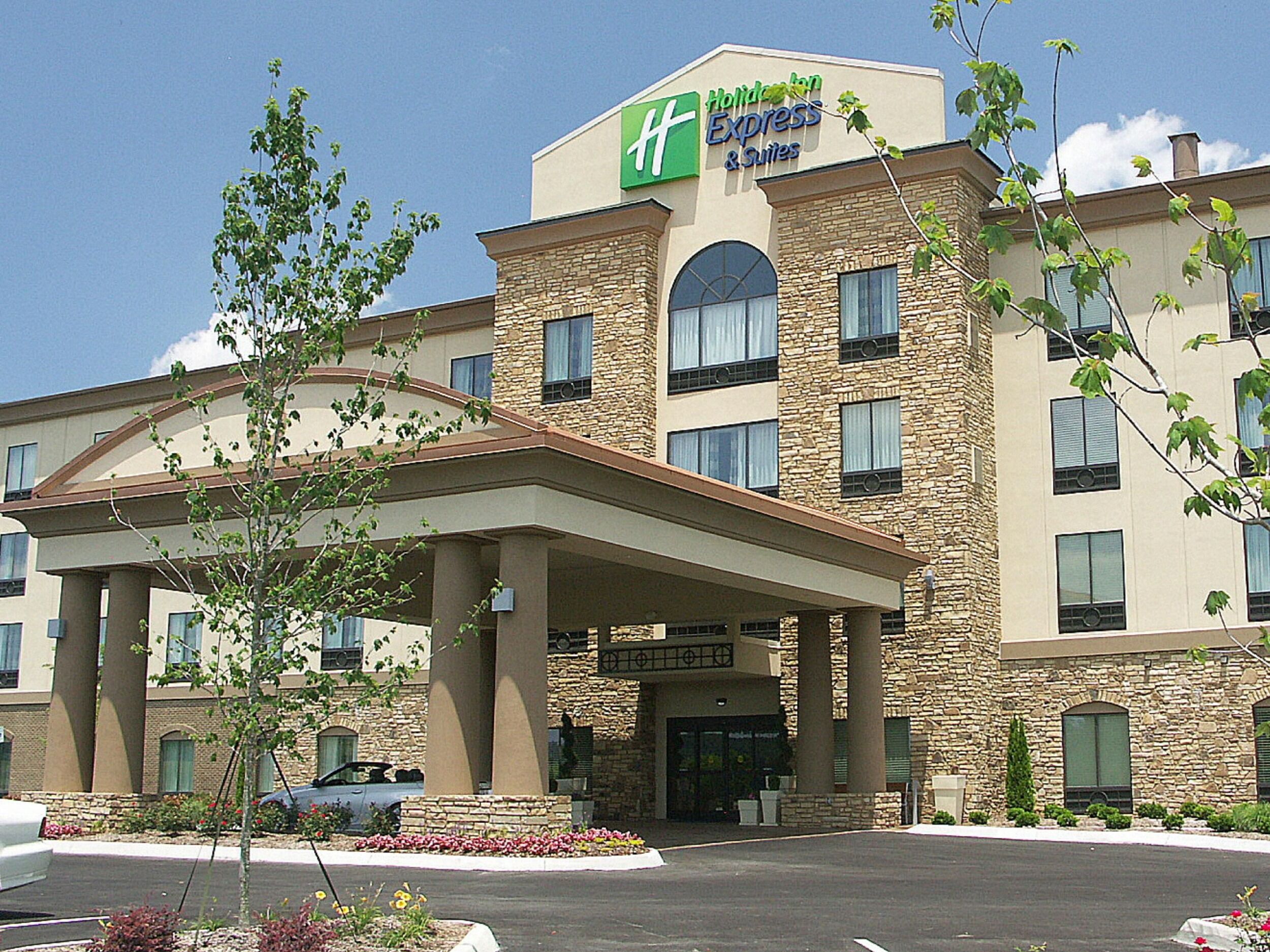 Picture of Holiday Inn Express & Suites Cleveland Northwest, an IHG Hotel