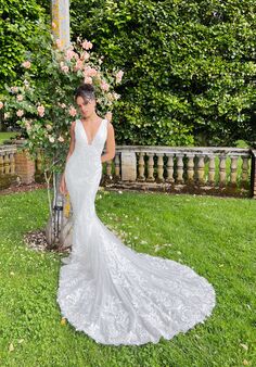 Essense of Australia D3637 Fit-and-Flare Wedding Dress