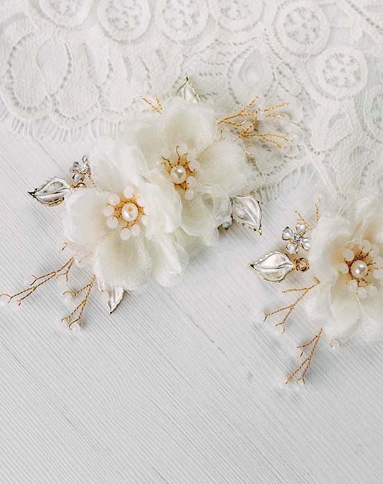 Wedding Hair Pins, Clips & Combs | The Knot