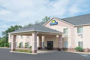 Picture of Days Inn by Wyndham Sullivan