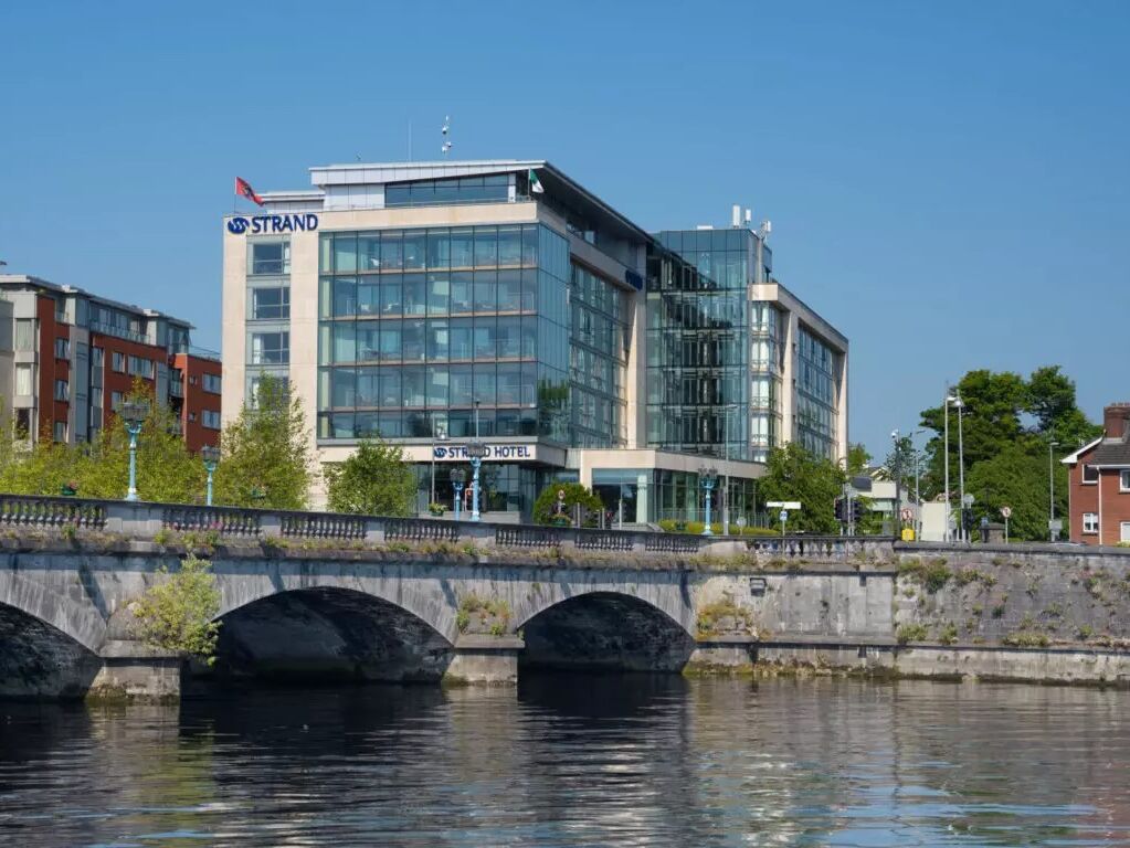 Picture of Limerick Strand Hotel