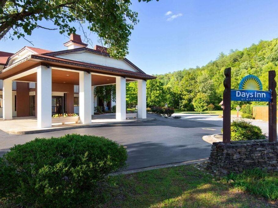 Picture of Days Inn by Wyndham Helen