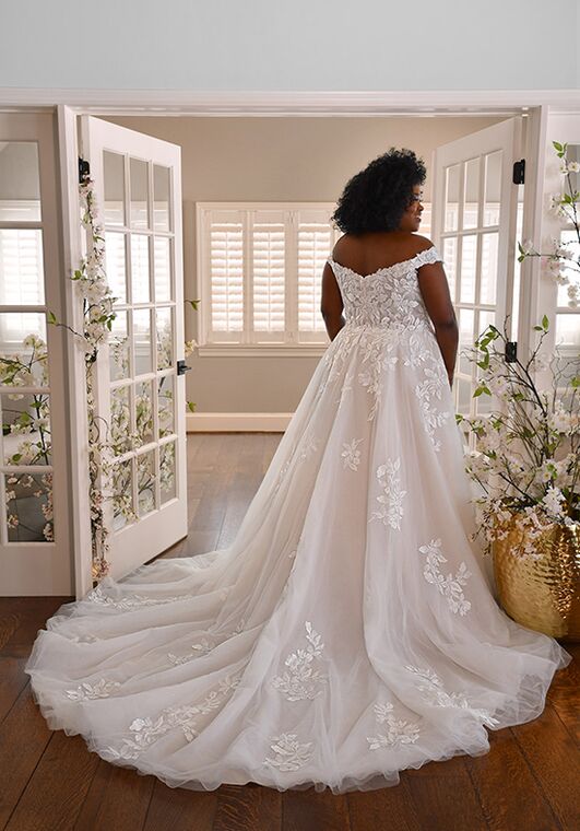 Essense of Australia D3314 plus Ball Gown Wedding Dress - 3