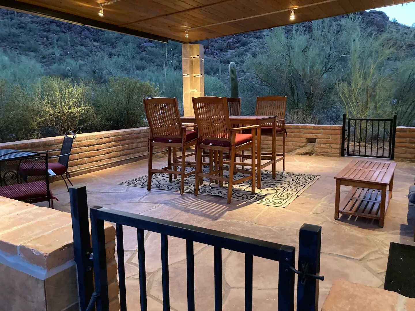 Picture of The Cottage @ Sanctuary Cove, 80 acres of serenity (AirBnB)