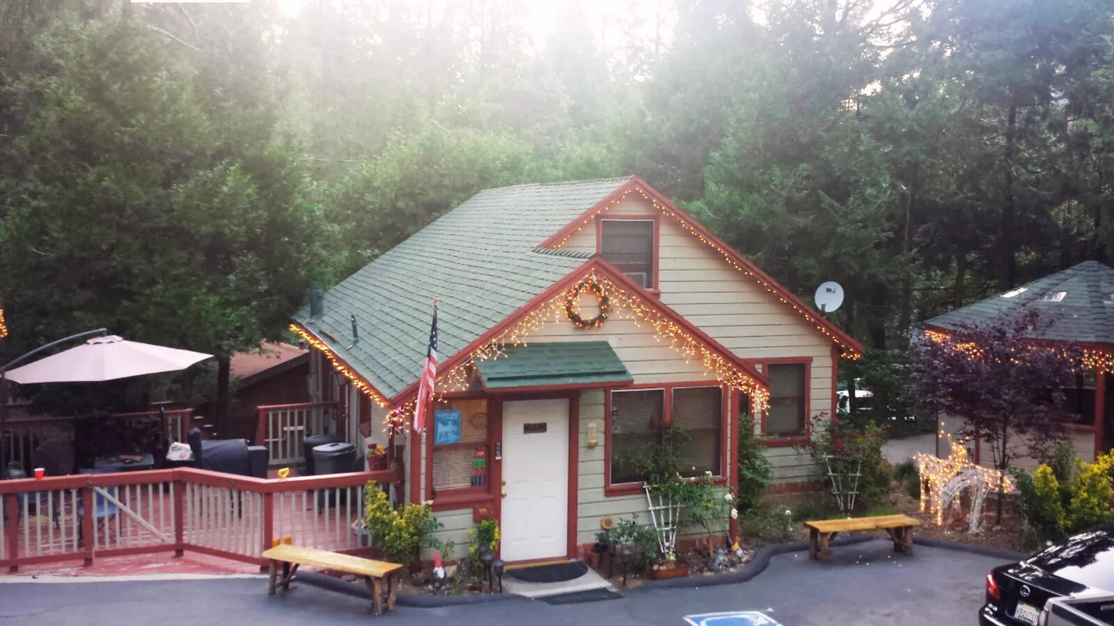 Picture of Crest Lodge Historic Mountain Inn