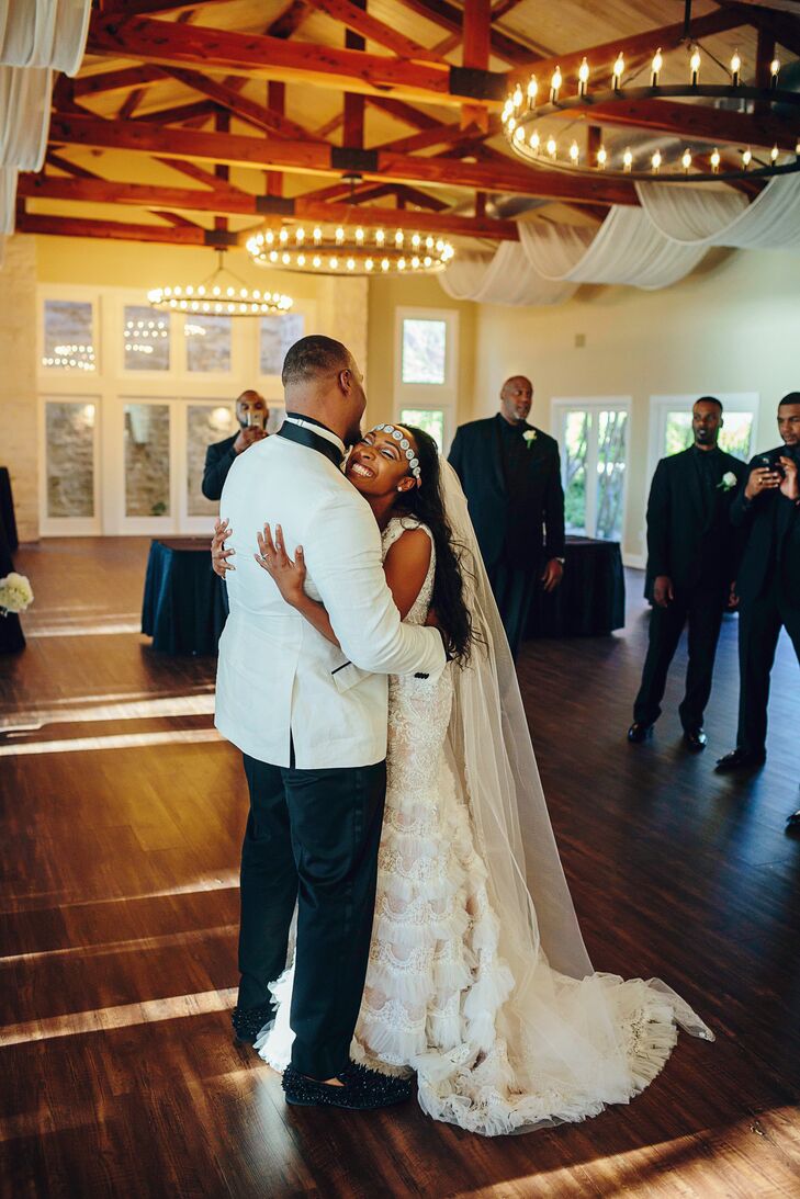 African-American Couple's First Dance at Vintage Villas in Austin, Texas