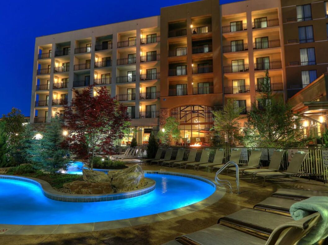 Picture of Courtyard Pigeon Forge