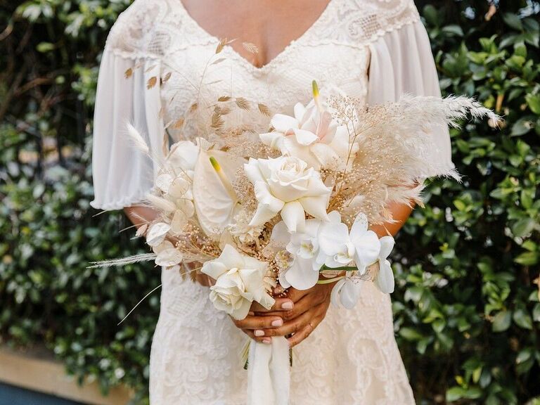 Boho neutral wedding bouquet