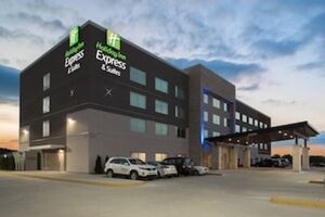 Picture of Holiday Inn Express & Suites Kingdom City an IHG Hotel