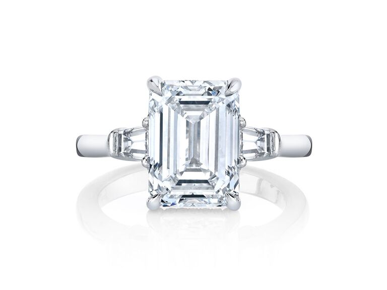 lab grown diamond engagement ring
