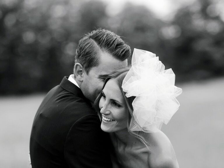 Custom pouf veil