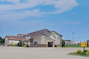 Picture of Super 8 by Wyndham Charles City