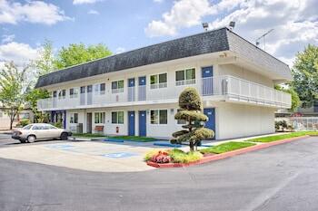 Picture of Motel 6 Seattle East - Issaquah