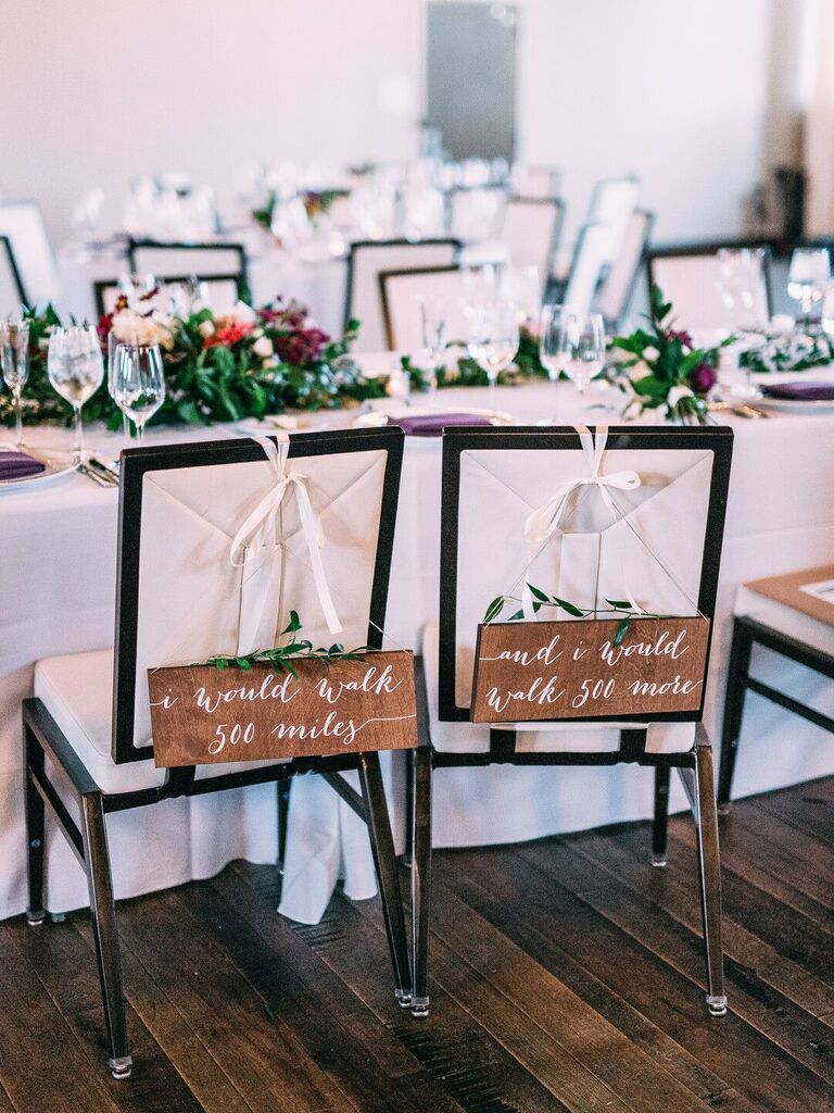 how to choose wedding vendors personalized chairs