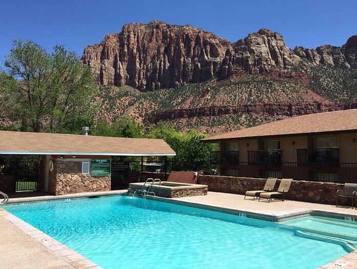 Picture of Bumbleberry Inn (45 min drive to venue)