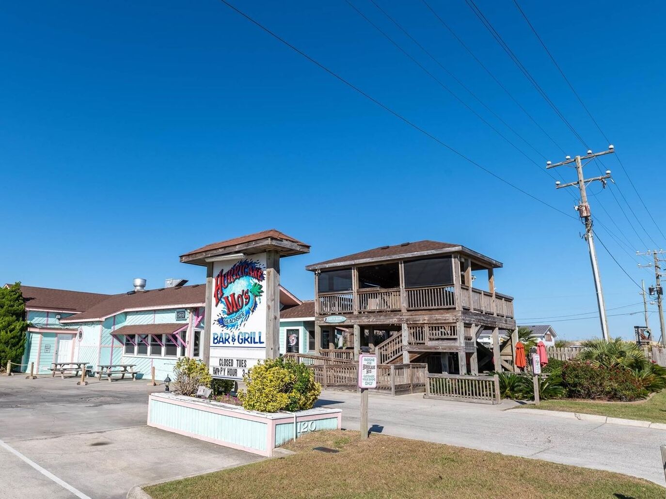 Picture of Hurricane Mo's Beachside Bar And Grill