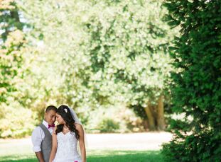 A touch of sparkle contributed to the overall glamour of this classic wedding, decked out in a palette of fuchsia, silver and white. Raquel Garcia (21