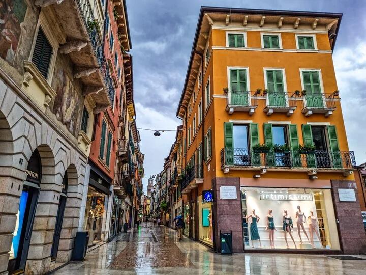 Picture of Shopping on Via Mazzini